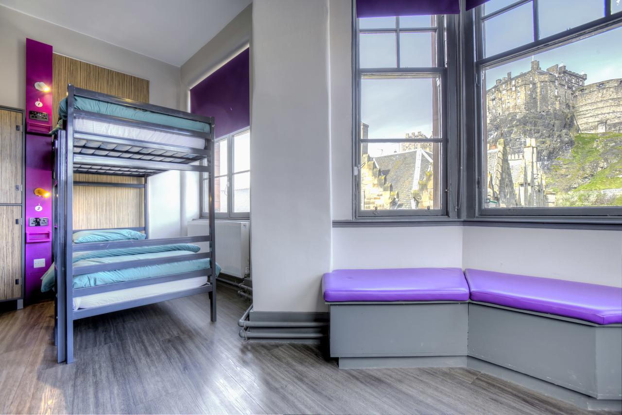 6 Bed Private Room Castle View